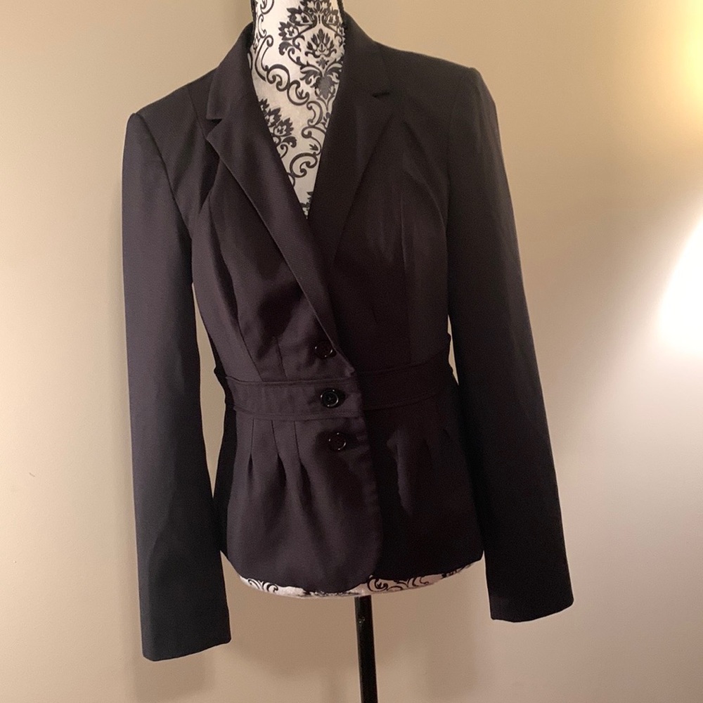 Elle Fitted Pleated Blazer - Size S